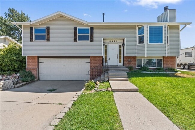 Building Photo - Quiet 4 Bedroom 2.5 Bath Taylorsville Home