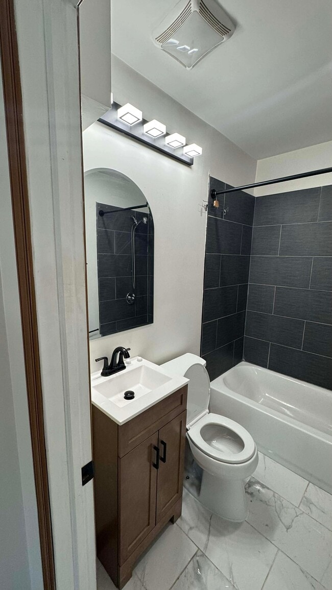 Photo - 2433 Druid Hill Ave