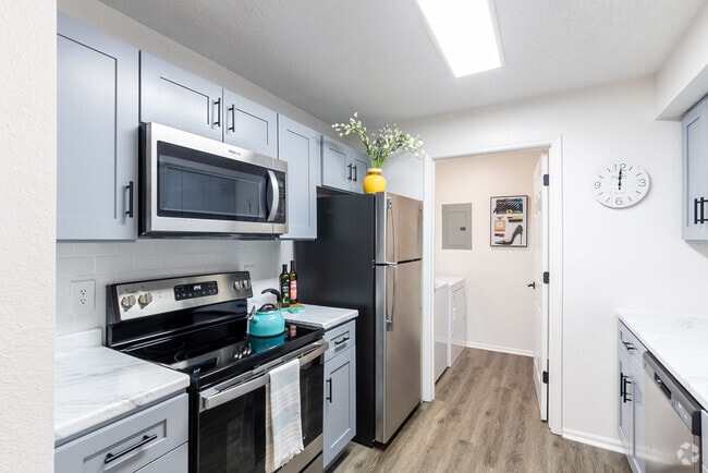 Building Photo - Oglethorpe Place Rental