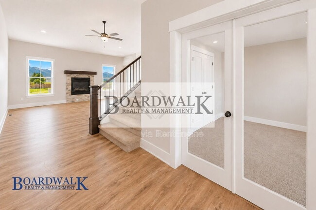 Photo - 7778 Center St
