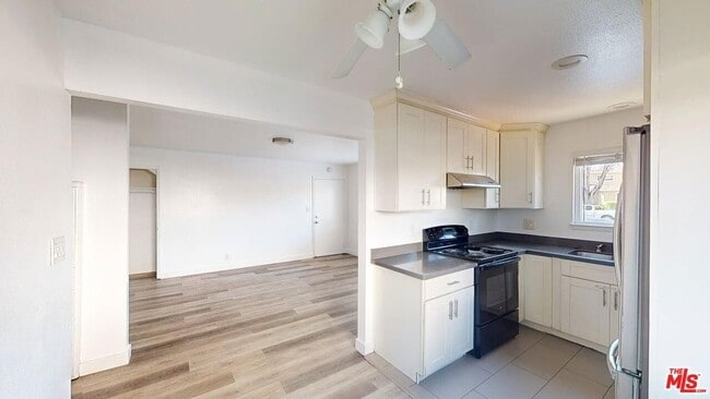 Building Photo - 2129 Monroe St