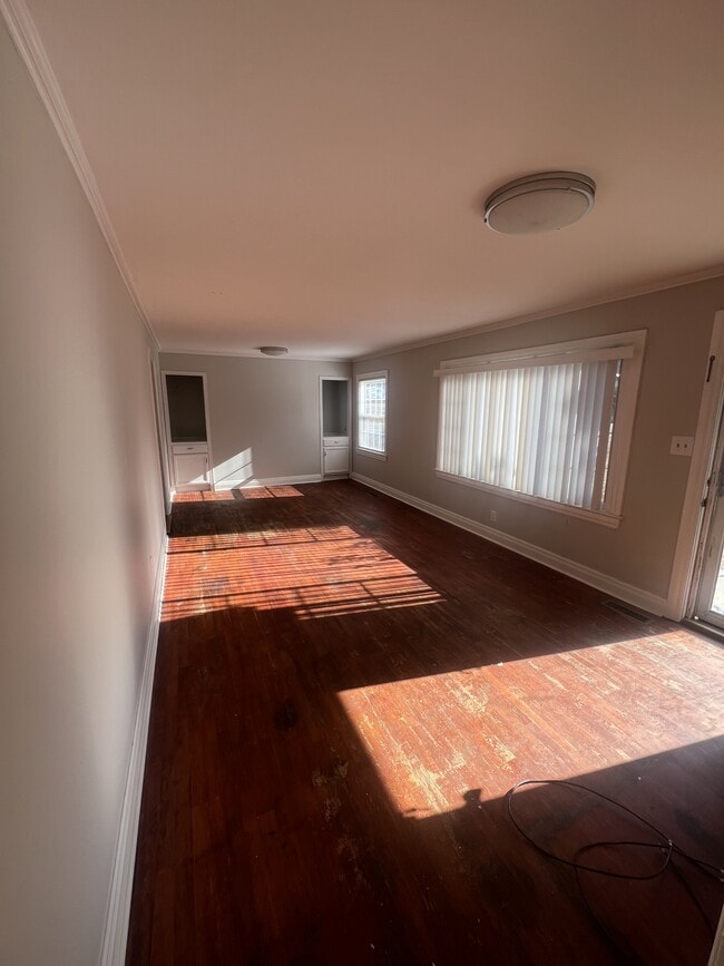 Photo - 204 Greenview Dr