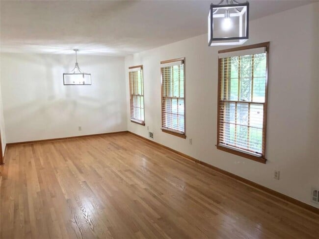 Photo - 1321 Mary Dale Dr SW