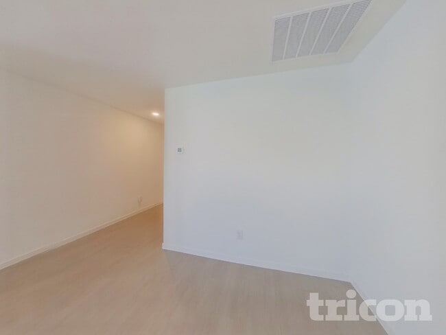 Photo - 1636 Baugh St