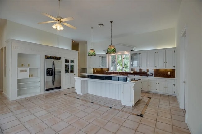 Photo - 8414 Poinciana Pl