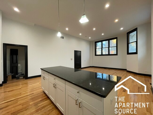 Photo - 2842 W Augusta Blvd Unit 1E