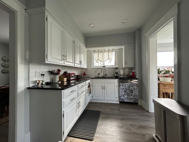 Photo - 4 bedroom 2.5 Bath Home in Emmaus