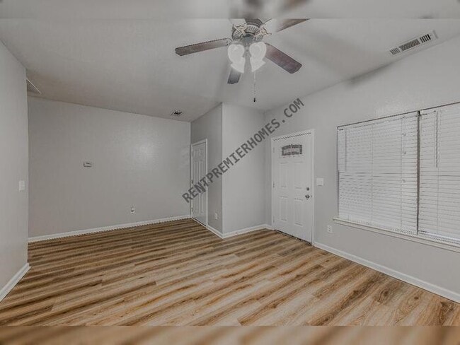 Photo - 3202 Fawn Dr