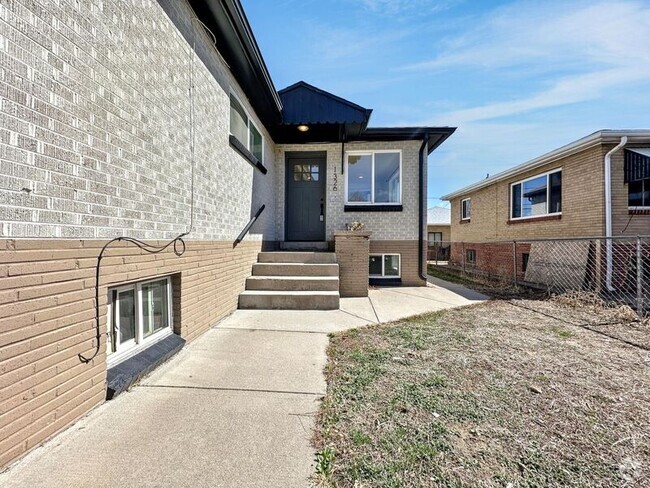 Building Photo - 1326 Wolff St Unit A Rental