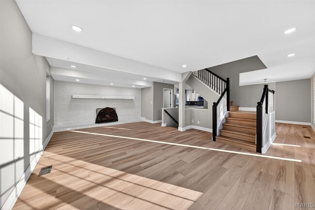 Photo - 264 Braeshire Dr