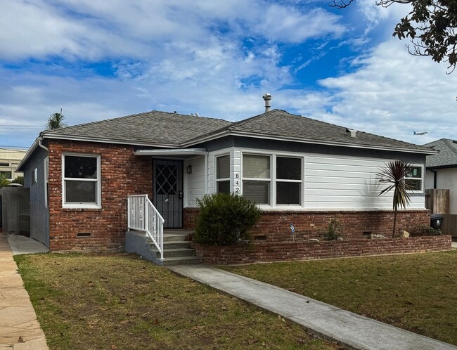 Building Photo - Beautiful Spacious 3bd 2ba