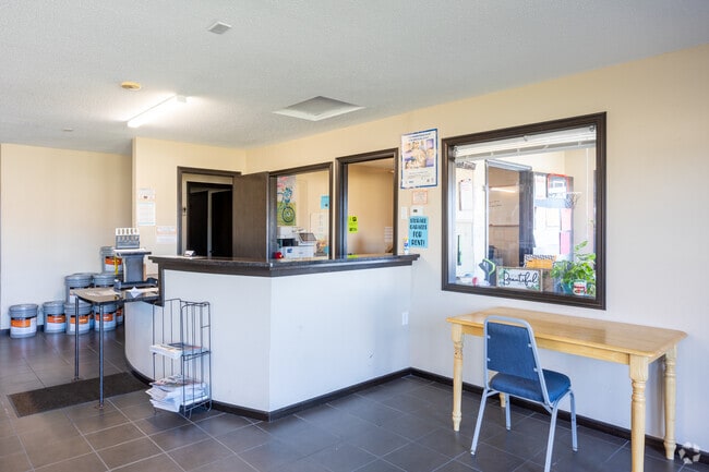 Leasing Office
