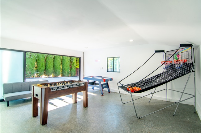 Photo - 18328 Bessemer St