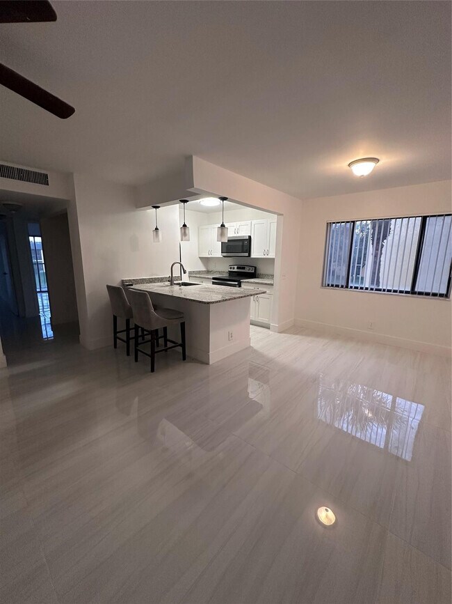 Photo - 720 Meadows Cir Unit 720