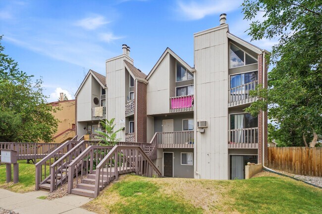 Photo - 2019 Grove St