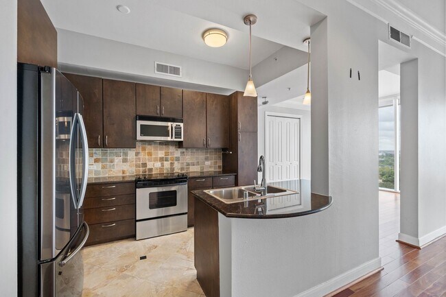 Photo - 3333 Allen Pkwy Unit 2110