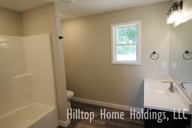 Photo - 4 Iron Oak Ln