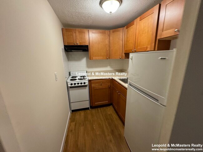 Photo - 2021 Commonwealth Ave