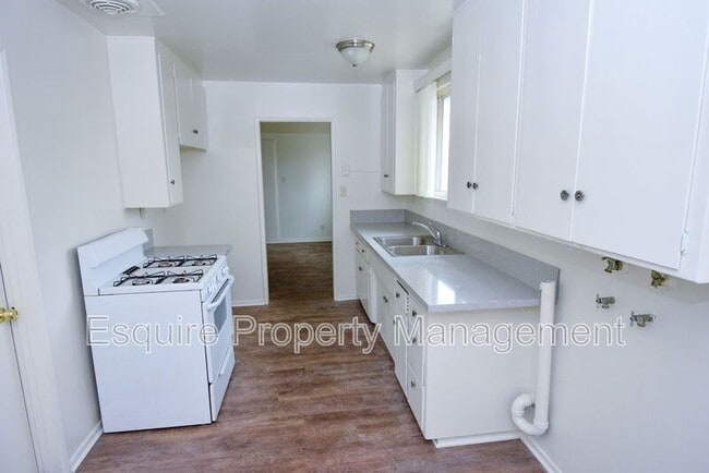 Photo - 405 Spruce St