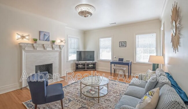 Photo - 239 Greene St