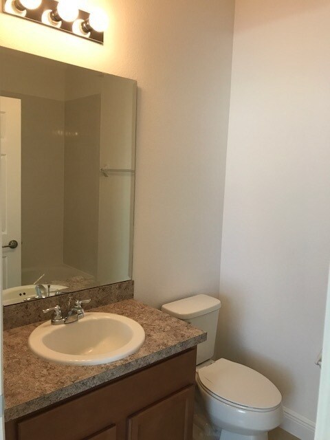 Photo - HUGE 5 BEDS TWO STORY!!! CLOSE TO HIGHWAYS...