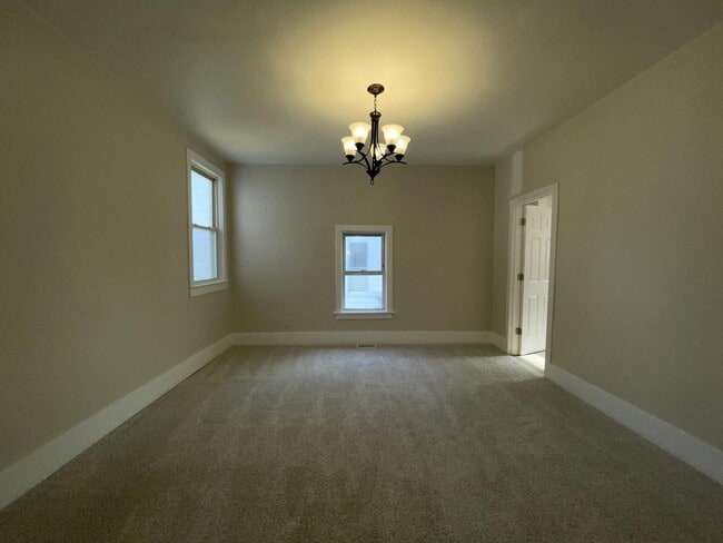 Photo - 225 E Clay St