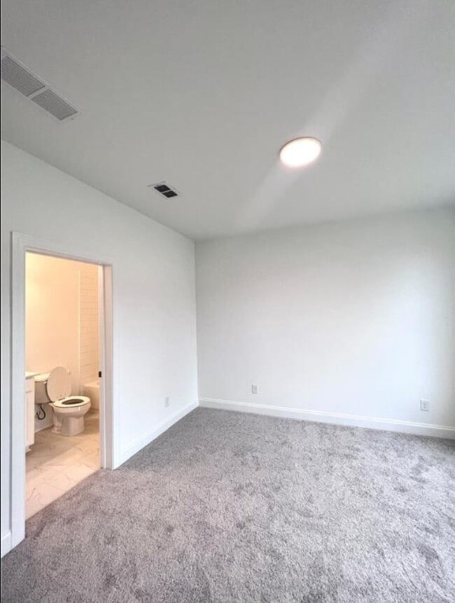 Photo - 1115 Larkin Dr