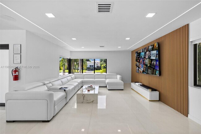 Photo - 1117 Adams St