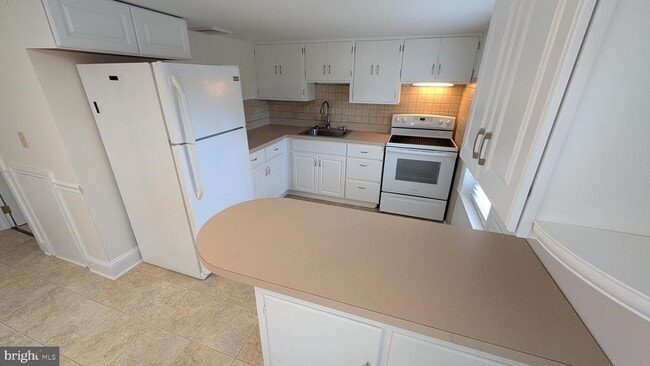 Photo - 302 Leidy Rd