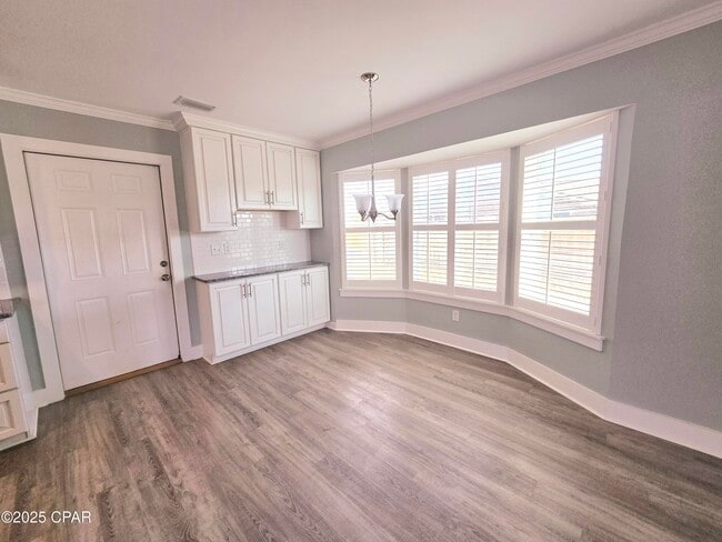 Photo - 807 S Longwood Cir