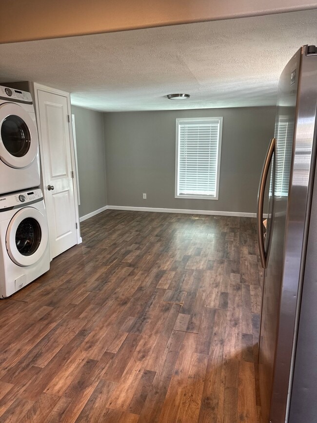 Photo - 3637 Harris Dr