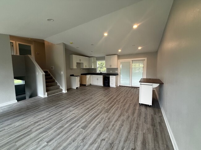 Photo - 1301 Lizabeth Ln