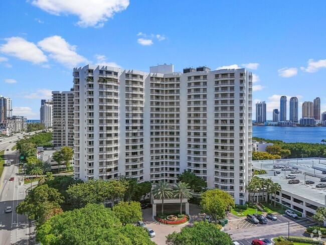 Building Photo - 3300 NE 192 St Unit 913 Rental