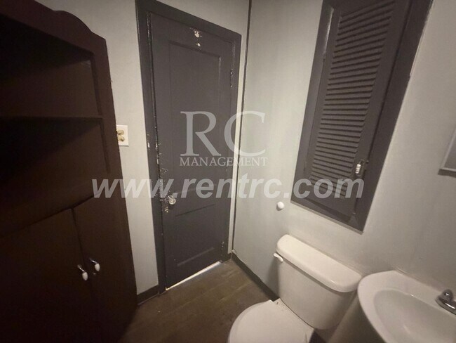228 Delaware-