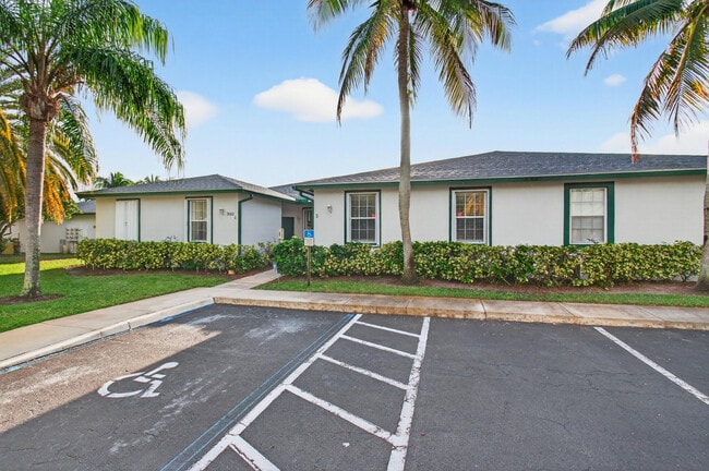 Photo - 3162 Via Poinciana