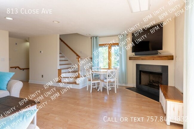 Building Photo - 813 Close Ave