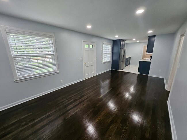 Photo - 214 Ridgeway Dr
