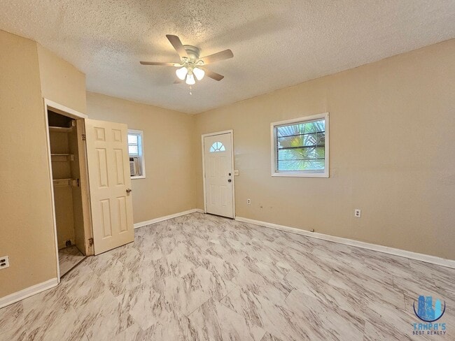 Photo - E99THAVE#1504 Unit 1504-C