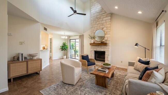 Photo - 1703 Horseshoe Cir