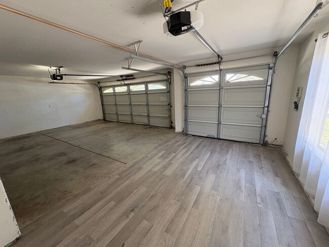 Photo - 703 W Russell Ave