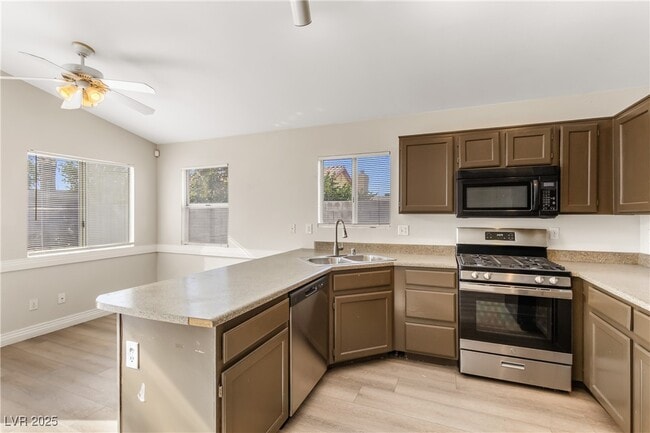 Building Photo - 917 Blue Arroyo Dr