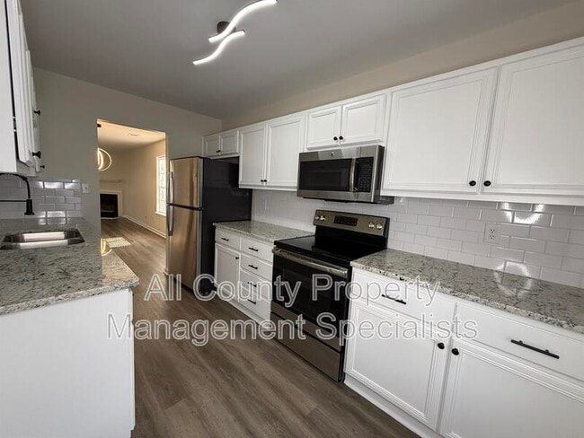 Photo - 122 Hounds Ct S