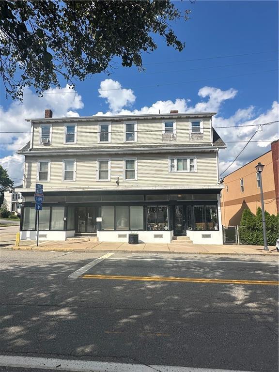 Building Photo - 208 Warren Ave