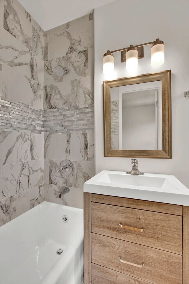 Photo - 1100 N La Salle Dr Unit 615