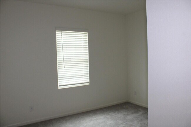 Photo - 1665 Hossler Trl