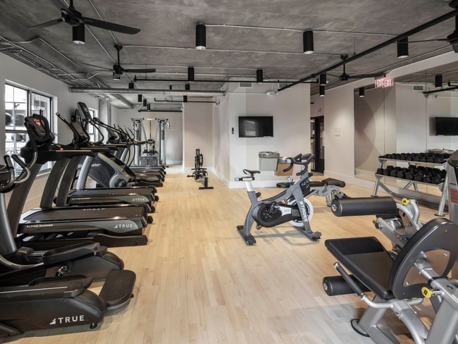 Downtown_amenity_fitness (2)_2560