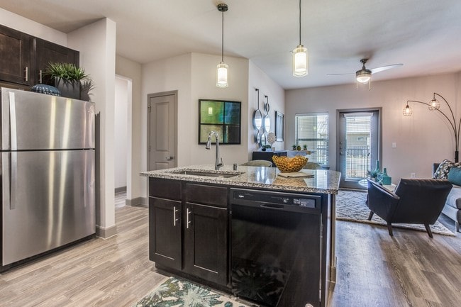 Photo - Palladium Garland