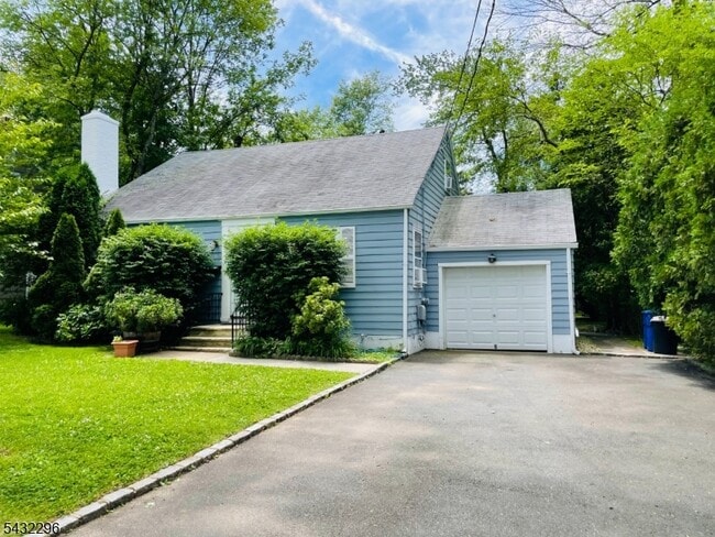 Photo - 274 Woodland Ave