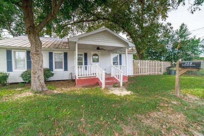 Photo - 518 Railroad St