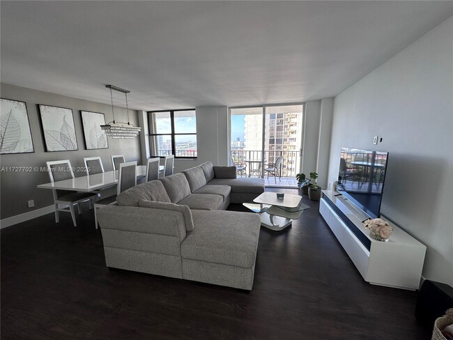 Photo - 18151 NE 31st Ct Condominio Unidad 1904